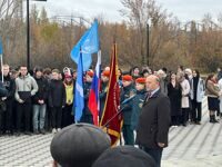 Церемония закладки капсулы на месте будущего памятника «Молодым строителям авиакомплекса»